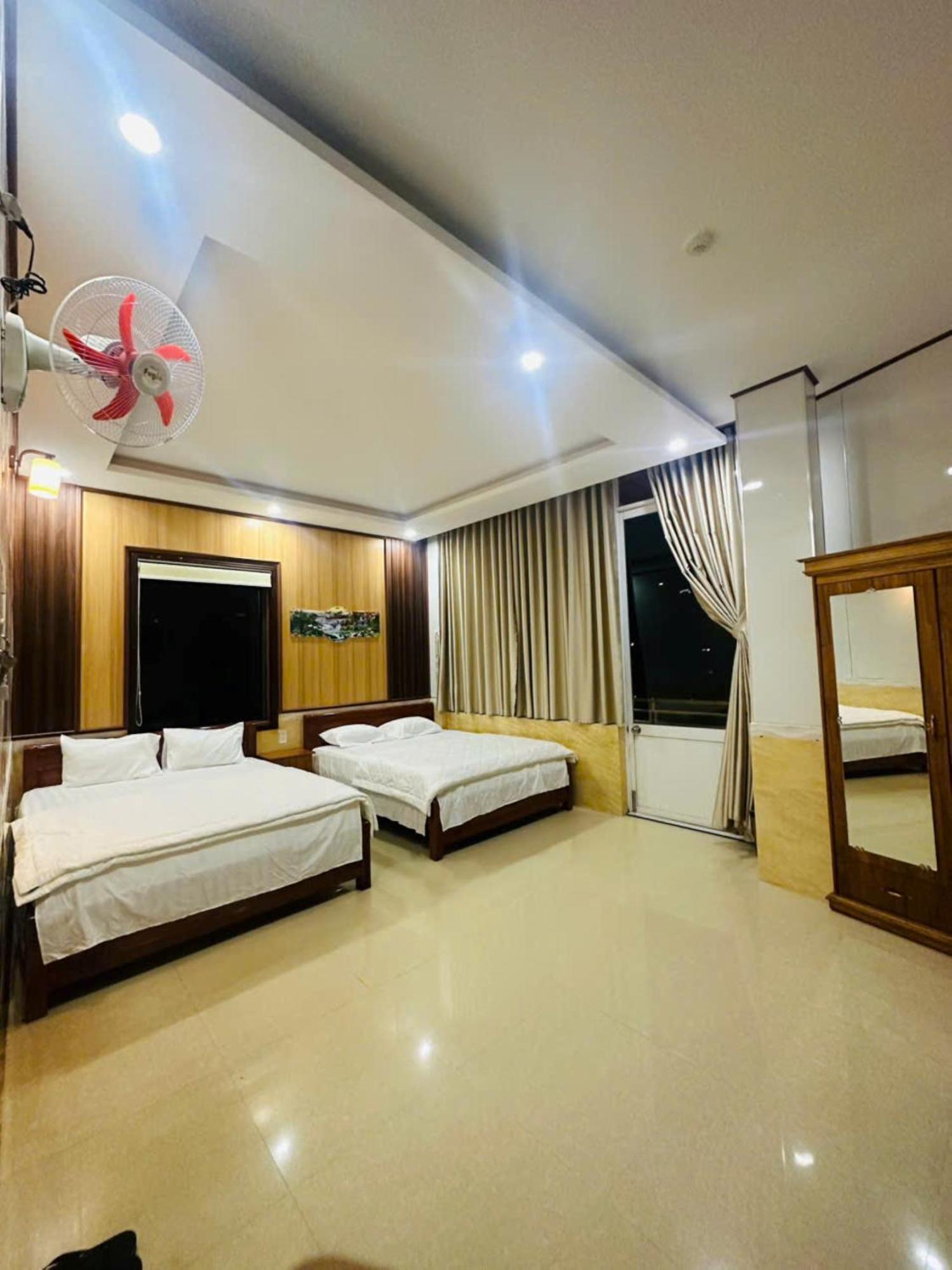 Binh Minh Hotel Pleiku Exterior foto