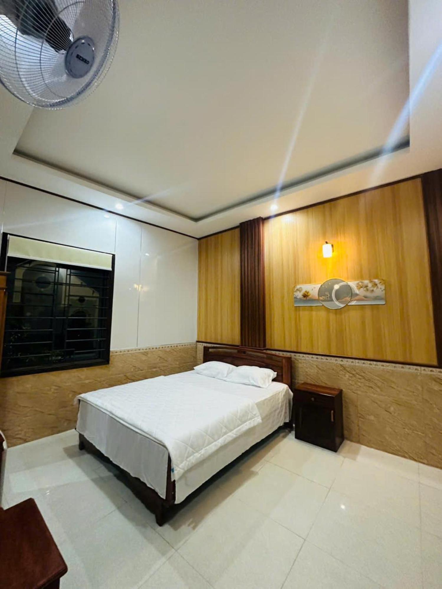 Binh Minh Hotel Pleiku Exterior foto